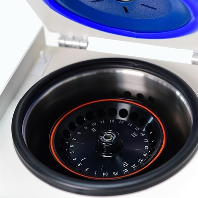 24 Micro- centrífugas ventiladas de alta velocidade com banco de colocação 12x5 ml