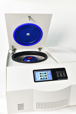 Centrífuga refrigerada de alta velocidade com capacidade máxima de 16500 rpm e capacidade de 4x100 ml